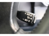 高速道路などの走行時にアクセル操作不要で一定速度で走行し、ドライバーの負担を軽減してくれるクルーズコントロール