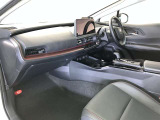 見通しのよいすっきりとした視界で、誰でも運転しやすいです。運転のしやすさは疲れにくさにも繋がりますよ♪