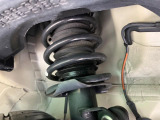 お車を安心してお乗りいただく為には、足回りの定期点検が欠かせません。サービスサポート(有償保証)では無料点検もご提供しており、安心のカーライフをお過ごしいただけるサポート体制が整っています。