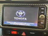 【メーカー純正ナビ】インテリアに溶け込むスタイリッシュな「専用設計」メーカーナビを装備♪視認性や操作性など基本性能にも優れ、より上質なカーライフをお楽しみいただけます。