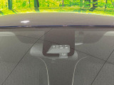 【トヨタセーフティセンス】走行中に前方の車両等を認識し、衝突しそうな時は警報とブレーキで衝突回避と被害軽減をアシスト。より安全にドライブをお楽しみいただけます。