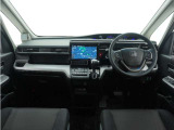 ◆視界広々で非常に運転しやすくロングドライブでも疲れを感じさせないすっきりとまとまったインパネ周りです。