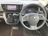 運転席からの視界もよくどなたがお乗りになられても運転しやすい車両になっています☆