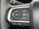 ステアリングスイッチ装備!運転しながら手元でオーディオの操作などができます。