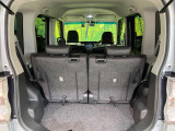 普段のお買い物や通勤、送迎等に十分な荷室スペースを確保しております。セカンドシートを倒すと、大きな荷物の積載も可能です♪