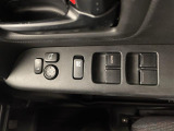 【パワーウインドウ】運転席のスイッチで、各席の窓ガラスの開閉ができます!あると便利ですよね!