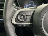ステアリングスイッチ装備!運転しながら手元でオーディオの操作などができます。