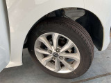 155/65R14タイヤ+専用アルミホイールです。スタッドレスタイヤや各種オプションのご注文も承っております(^^)!