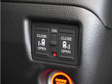 ◆両側電動スライドドア◆狭い駐車場でも乗り降りが楽々♪お子様が隣の車にドアを当ててしまう心配もございません!小さなお子様連れの方もこれで安心。