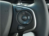 ◆アダプティブクルーズコントロール◆予め設定した車速内でクルマが自動的に加減速。前走車との適切な車間距離を維持しながら追従走行します。【LKAS】車線維持支援システムでステアリング操作を支援。