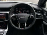 Audiは創業者であるホルヒの「いかなる時代においても第一級の素材を用い、操縦安定性に優れ、さらに進歩的なクルマの製造を目指す」という考え方に則り、こだわり抜かれたインテリアを目指しています。