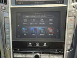 日産純正メモリーナビ。操作も簡単なタッチパネルです。