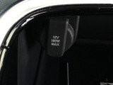アクセサリーソケットを装備。車内アクセサリーの電源として便利です。
