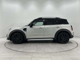 存在感のあるボディスタイルと高めのアイポイントが魅力のMINI クロスオーバー。街中ではスタイリッシュに、休日のお出かけではアクティブに。幅広いシーンで頼れる一台です。