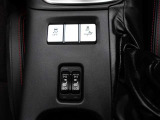 運転席・助手席は共にシートヒーター付なので、寒い日の朝の通勤も快適です♪
