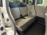 後部座席も大きく乗り降りしやすく、長時間の運転でも快適に過ごすことができます!