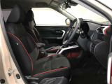 高いホールド性で運転姿勢が安定します。長距離ドライブでも疲れにくいのが魅力です。快適なドライビングライフをお送りください♪