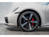 20/21インチ Carrera Exclusive Designホイール搭載です。