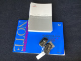メンテナンスノート【整備記録簿】、取説も揃っています。スマートキーはバッグなどにしまったままボタン操作でエンジンの始動・停止ができて大変便利です。