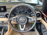 【純正革巻きステアリング】上質な革を使用することで、手にしっかり馴染みとても運転しやすいハンドルです♪