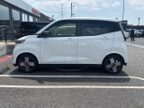 当店は照明・屋根付きスペースございますので雨天時も安心して現車確認が可能です。