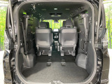 後席を格納すると、これだけの広さが!シーンに合わせたシートアレンジで、大きな荷物も積むことが出来ます♪