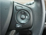◆アダプティブクルーズコントロール◆予め設定した車速内でクルマが自動的に加減速。前走車との適切な車間距離を維持しながら追従走行します。【LKAS】車線維持支援システムでステアリング操作を支援。