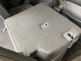 リアシートは簡単に倒すことができるので、ラゲッジルームも広がります。