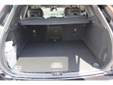 60:40の可倒式シートバックを採用しています。長さのあるお荷物を積まれても後席にゆったりご乗車いただけます。