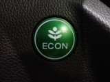 エンジン、エアコンなどを制御し低燃費な『ECONモード』に、また走りを楽しみたいとき、空調など快適性を重視したいときにはスイッチOFFで通常モードに切り替えができます!