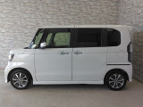 オプションになりますが、ボディーコーティングもご用意しております。新車の輝きに近づき、洗車などのお手入れも楽になりますよ。