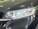 【LEDヘッドライト】悪天候や夜間走行時も良好な視界を確保し安心して運転できる高輝度LEDヘッドライトを装備!点灯速度が早く、消費電力も抑えられています。