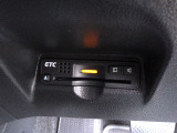 ETC付。高速道路の料金所はキャッシュレスで通過です。サービスエリア等にあるスマートインターの出入りも利用可能でとっても便利。ご納車後すぐにお使い頂けるようセットアップしてのお渡しとなります。