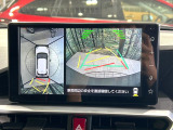 【パノラミックビューモニター】専用のカメラにより、上から見下ろしたような視点で360度クルマの周囲を確認することができます☆死角部分も確認しやすく、狭い場所での切り返しや駐車もスムーズに行えます。