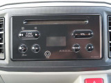 純正CDオーディオを装備しています。シンプルで操作しやすいオーディオです。