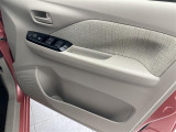 【パワーウインドウ】運転席のスイッチで、各席の窓ガラスの開閉ができます!あると便利ですよね!