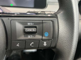 ハンドルにはプロパイロットスイッチが装着されています。高速道路などアクセルを踏んだままでの走行の時、手元のスイッチ操作でアクセルを踏まなくても速度を保つことができます。