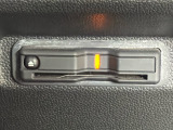 有料道路のレーン通過に便利なETC車載器を装着しています。ご利用にはセットアップが必要となります。