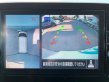 【アラウンドビューモニター】専用のカメラにより、上から見下ろしたような視点で360度クルマの周囲を確認することができます☆死角部分も確認しやすく、狭い場所での切り返しや駐車もスムーズに行えます。