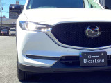 アダプティブLEDヘッドライト カメラや車速センサーと連動して、ハイ、ロー、ワイドローのLEDライトを常に最適な配光に自動制御する優れものです!