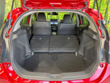 普段のお買い物や通勤、送迎等に十分な荷室スペースを確保しております。セカンドシートを倒すと、大きな荷物の積載も可能です♪