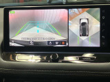 【アラウンドビューモニター】車を上から見下ろしているかのような映像で周囲の状況がひと目で確認、狭い駐車場に駐車するときも安心です♪♪障害物などがあると警告音がなりますので安心して駐車が出来ます★