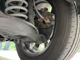 お車を安心してお乗りいただく為には、足回りの定期点検が欠かせません。サービスサポート(有償保証)では無料点検もご提供しており、安心のカーライフをお過ごしいただけるサポート体制が整っています。