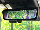 【デジタルインナーミラー】後席の大きな荷物や同乗者で後方が確認しづらい時でも安心!カメラが撮影した車両後方の映像をルームミラー内に表示。クリアな視界で状況の確認が可能です!
