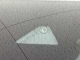 【i-ACTIVESENSE】走行中に前方の車両等を認識し、衝突しそうな時は警報とブレーキで衝突回避と被害軽減をアシスト。より安全にドライブをお楽しみいただけます。