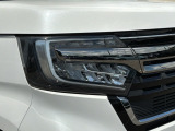 明るくて長寿命のLEDヘッドライト採用
