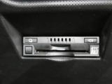 高速道路を賢く使うETC2.0装備です。高速道路とクルマが情報を連携して渋滞の迂回ルートや災害時の適切な誘導をしてくれたりします。