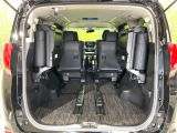 普段のお買い物や通勤、送迎等に十分な荷室スペースを確保しております。セカンドシートを倒すと、大きな荷物の積載も可能です♪