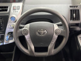 インテリアに合わせたデザインのステアリングは、運転される方のことも考え、運転しやすい形状、大きさです。是非一度、実際に触ってお確かめください。