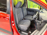 運転席シート廻りは使用感も少なく、良好な状態となっています。前オーナー様が丁寧に使っていたことがよくわかりますね。